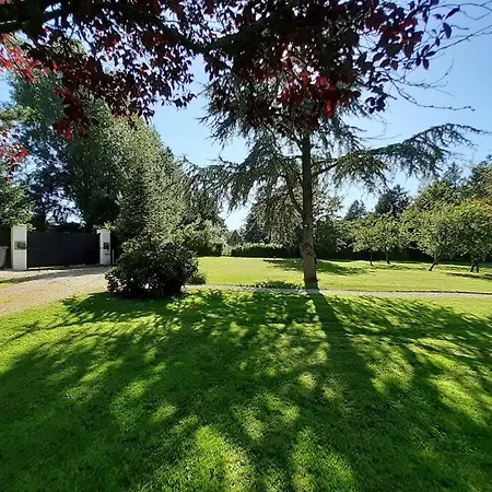 La Charmeraie Adorable Chaumiere Dans Un Ecrin De Verdure Wimille