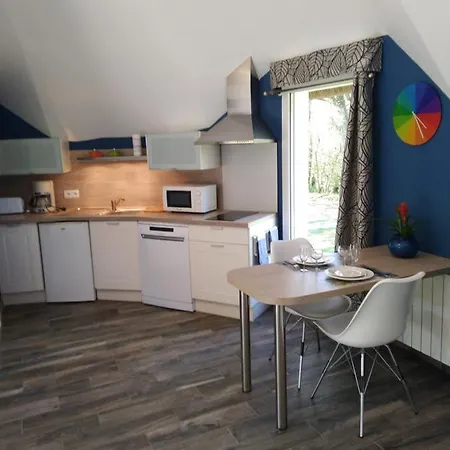 La Charmeraie Adorable Chaumiere Dans Un Ecrin De Verdure