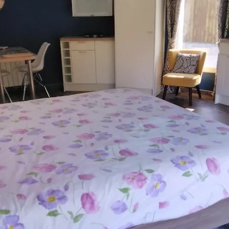 La Charmeraie Adorable Chaumiere Dans Un Ecrin De Verdure