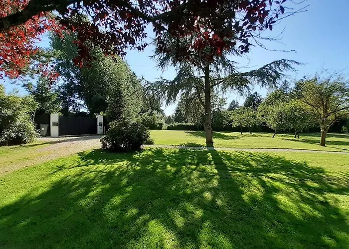 La Charmeraie Adorable Chaumiere Dans Un Ecrin De Verdure Wimille