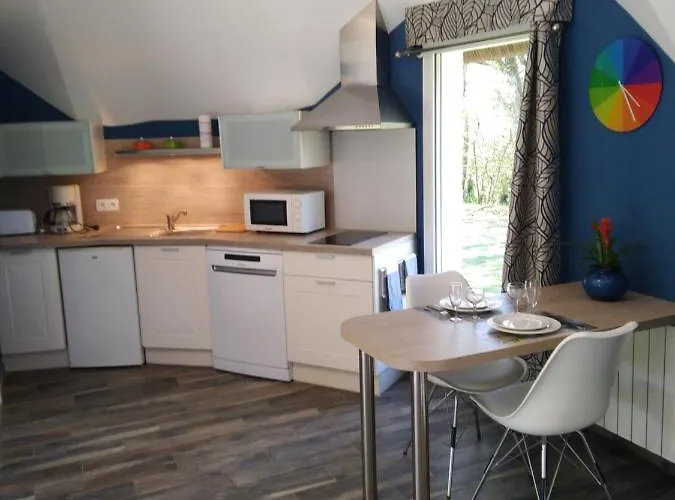 La Charmeraie Adorable Chaumiere Dans Un Ecrin De Verdure