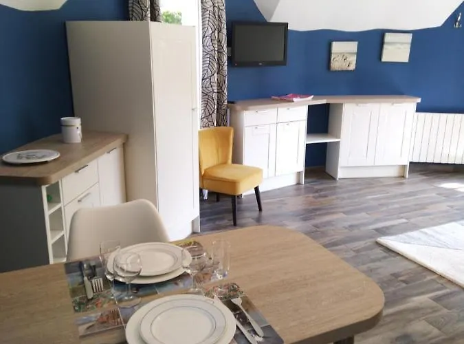 La Charmeraie Adorable Chaumiere Dans Un Ecrin De Verdure Wimille